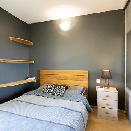 Bourg A Moins De 2kms Du Centre Ville, Bel 4 Couchages
